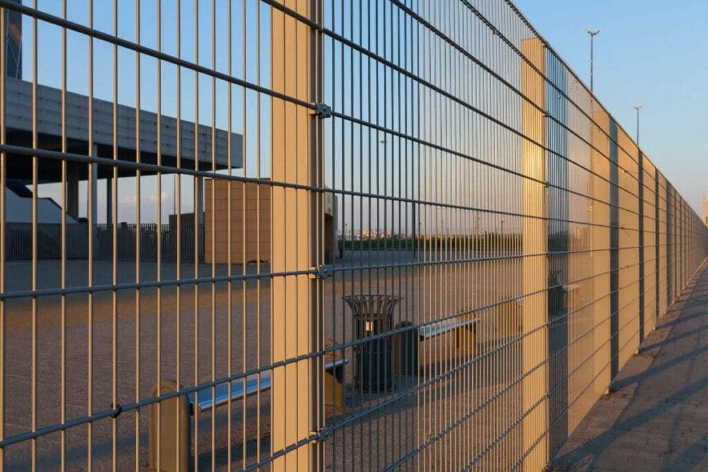 Clôture à sceller une installation solide et durable