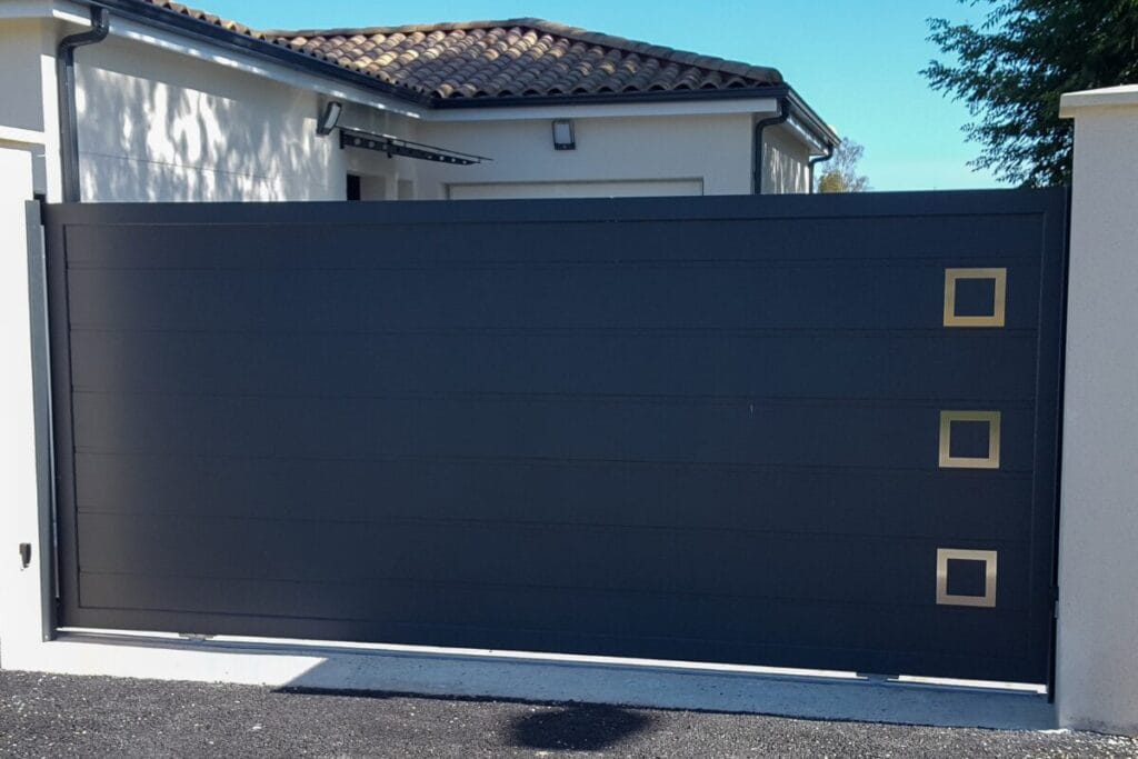 Portail extérieur sur mesure au Havre signé Clôtures Delaunay